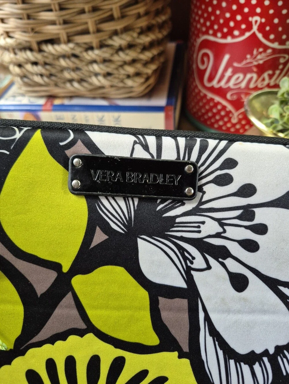 New Vera Bradley Citron Floral Neoprene Tablet Sleeve Cover NWT